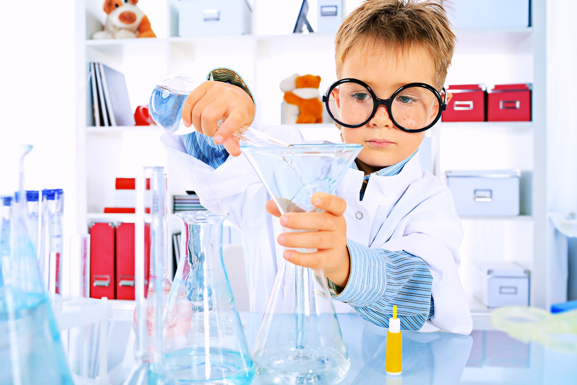 Детские научные познавательные. Детские опыты. Эксперименты для детей. Опыты и экспериментирование. Лаборатория для детей.